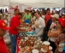 Más de 10 mil personas que habitan en el municipio Sotillo se beneficiaron con el operativo alimentario que realizó la Gobernación del estado Anzoátegui, a través de la Dirección de Misiones Sociales y  la red de mercados Pdval en la avenida Estadio  frente al Chico Carrasquel, en la ciudad de Puerto La Cruz.