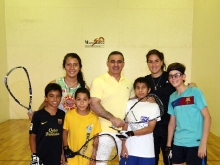 Tarek inspeccionó trabajos de mejoras en cancha de Racquetball 