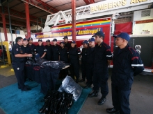 Gobernador Tarek dotó de uniformes y equipamiento al cuerpo de bomberos estadal