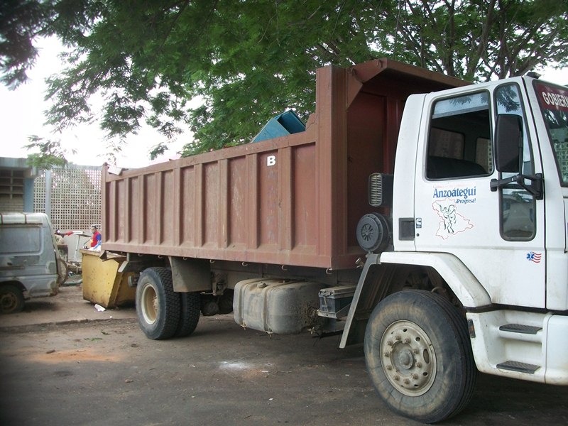 Gobernador Tarek envía camiones para recolección de basura y saneamiento en El Tigre