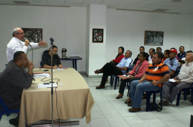 Este miércoles se desarrolló la primera reunión de Profesionales y Técnicos Socialistas del Estado Anzoátegui, dirigida por el Abogado Hugo Argotti, Vocero estadal del Frente, quien planteó las primeras acciones a seguir en defensa de la Revolución Bolivariana y en alianza nacional.