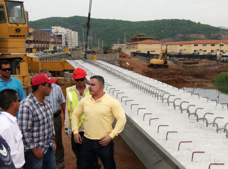 Tarek inspeccionó Puente Américo Silva 