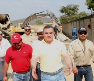 Tarek inspeccionó trabajos de drenajes y asfaltado en El Viñedo