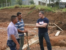 Gobernación invierte Bs. 140 mil en construcción de cancha de usos múltiples en Molorca 